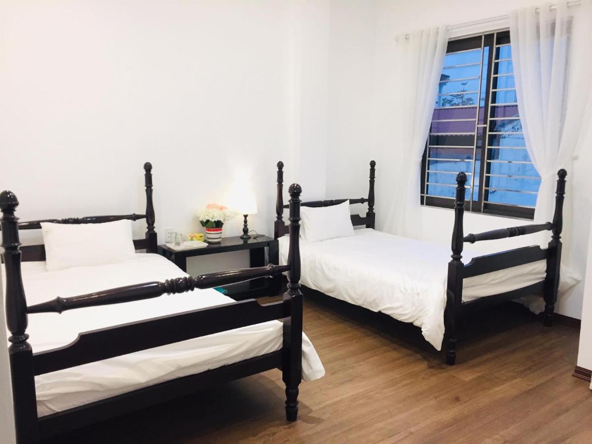 Twin Room with Private Bathroom