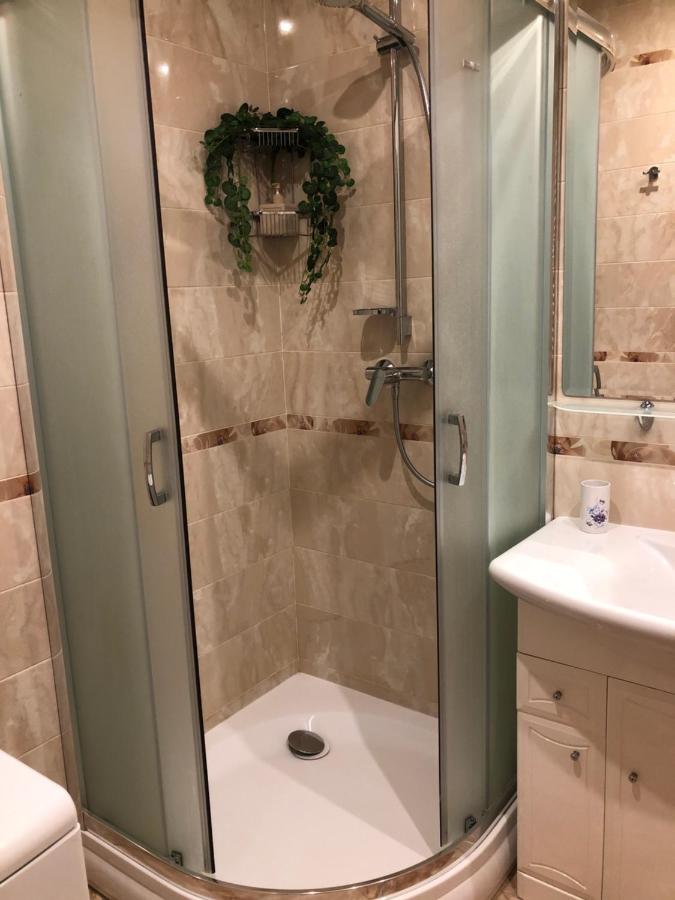 VIP Апартаменти Львів Сихів центр Червоної Калини - B&B