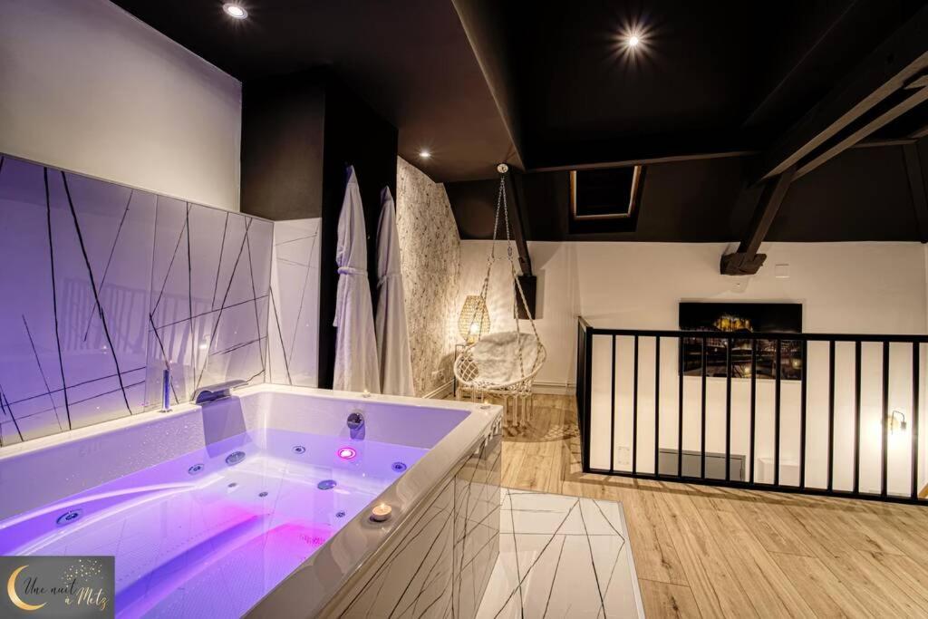 B&B Metz - Le Loft Spa au coeur de Metz (unenuitametz) - Bed and Breakfast Metz