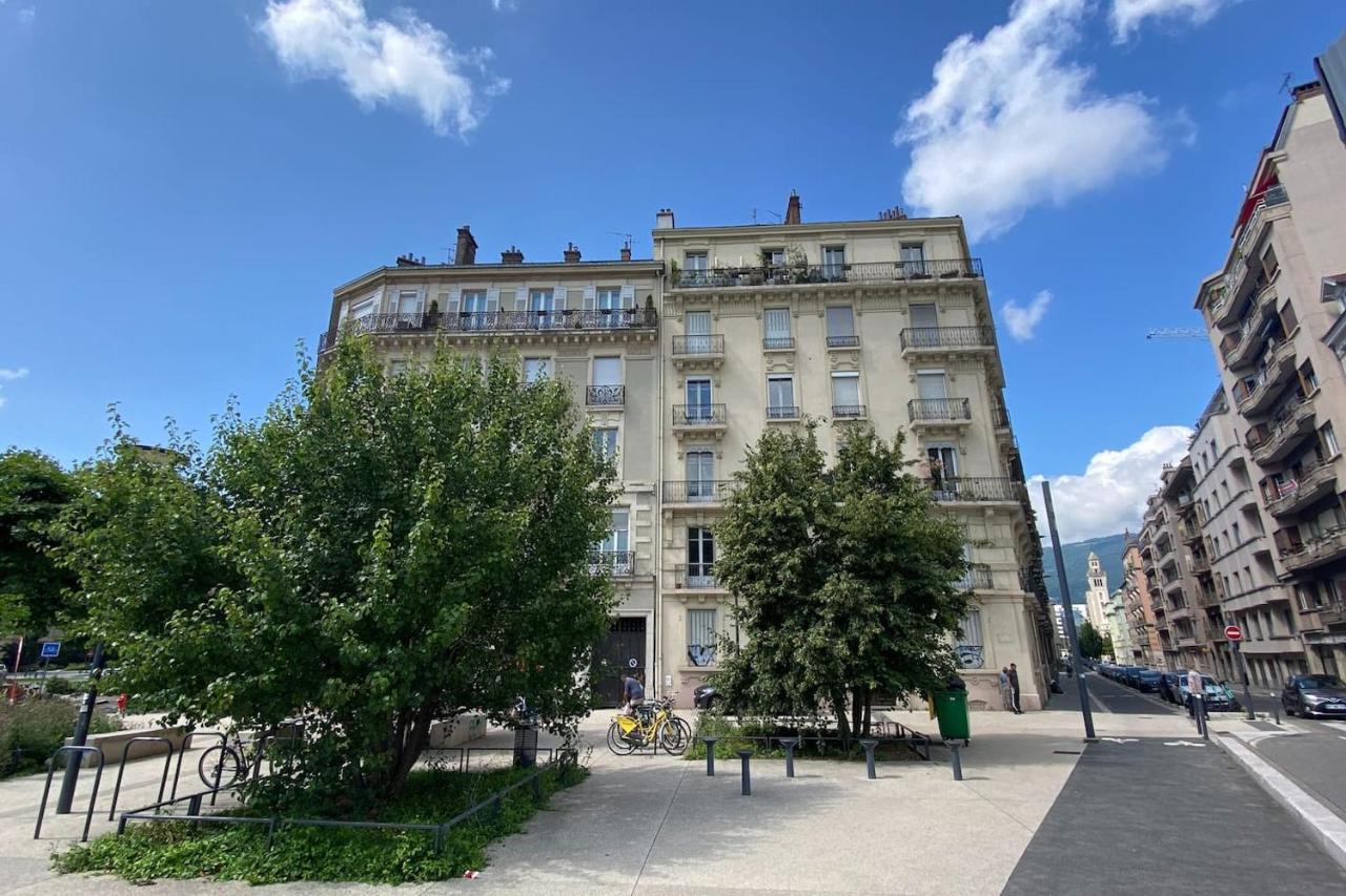 Le Téléphérique, vue Bastille, 6 pers, 300 m Gare - Chambres d’hôtes