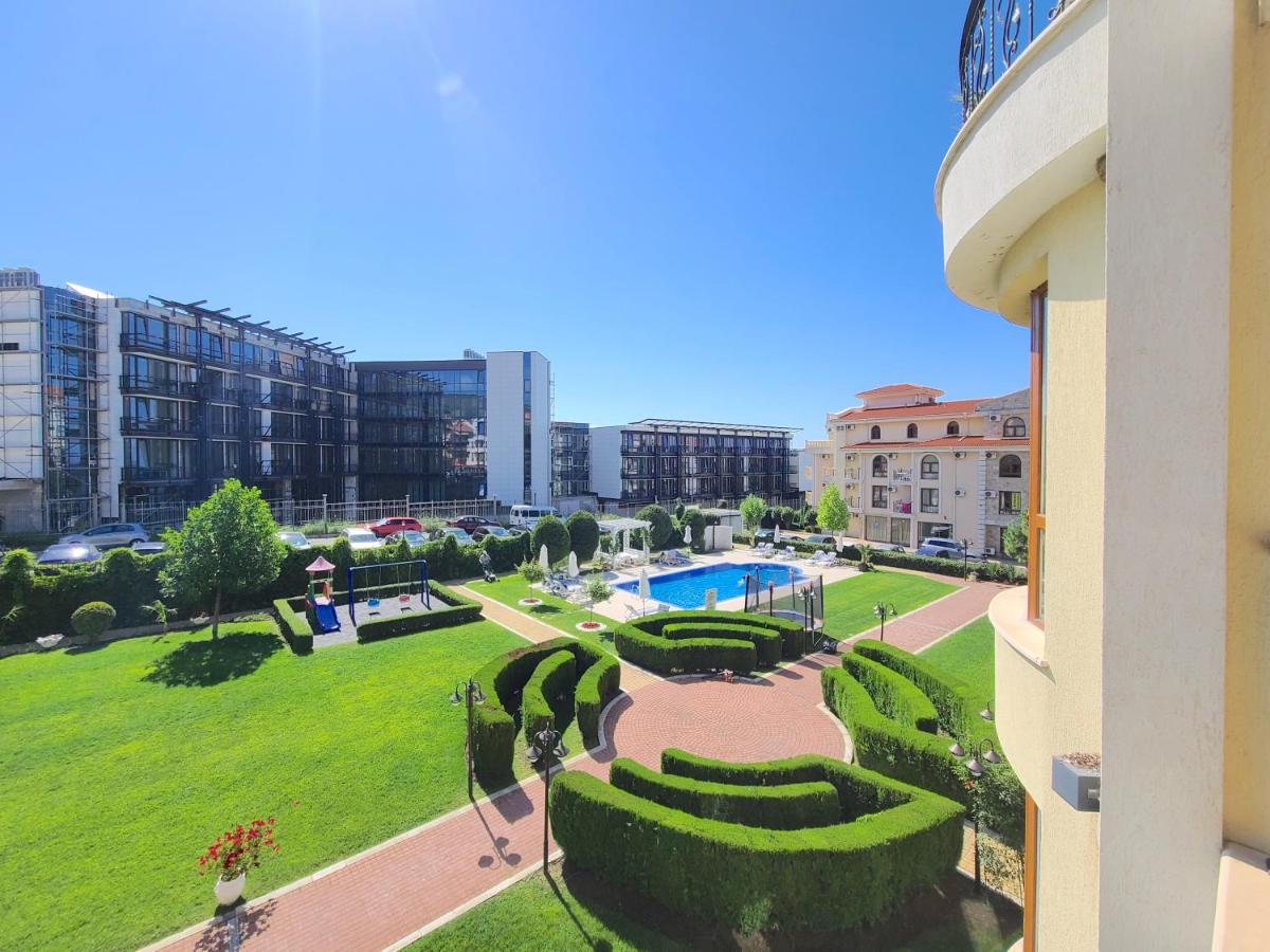 Royal Bay 2 Residence - Private apartment - BSR - B&B Sveti Vlas