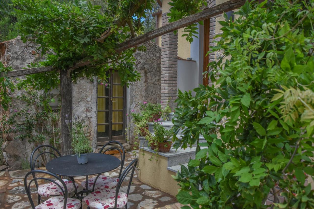 ELBA Borgo di Latrano - B&B Magazzini