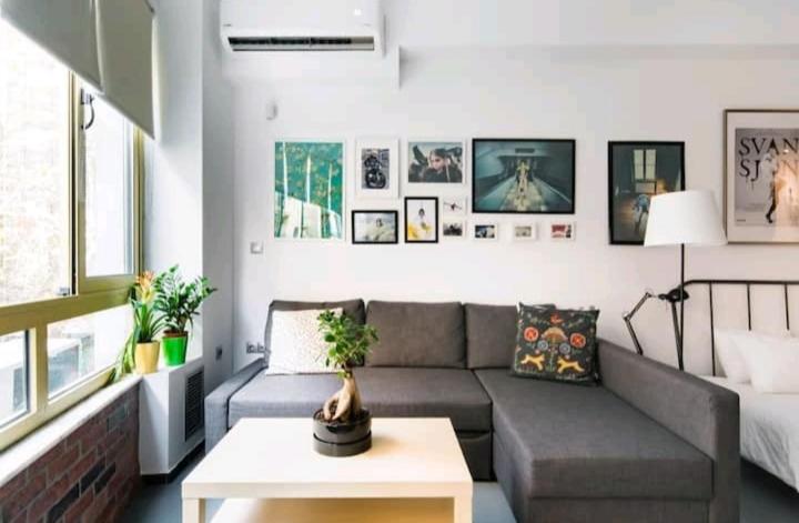 Explore a New Arts District from a Hip Studio Flat - Ferienwohnung Athen