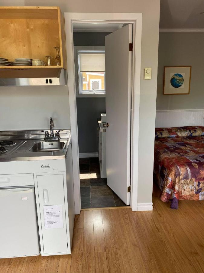 Habitación Doble Pequeña con zona de cocina