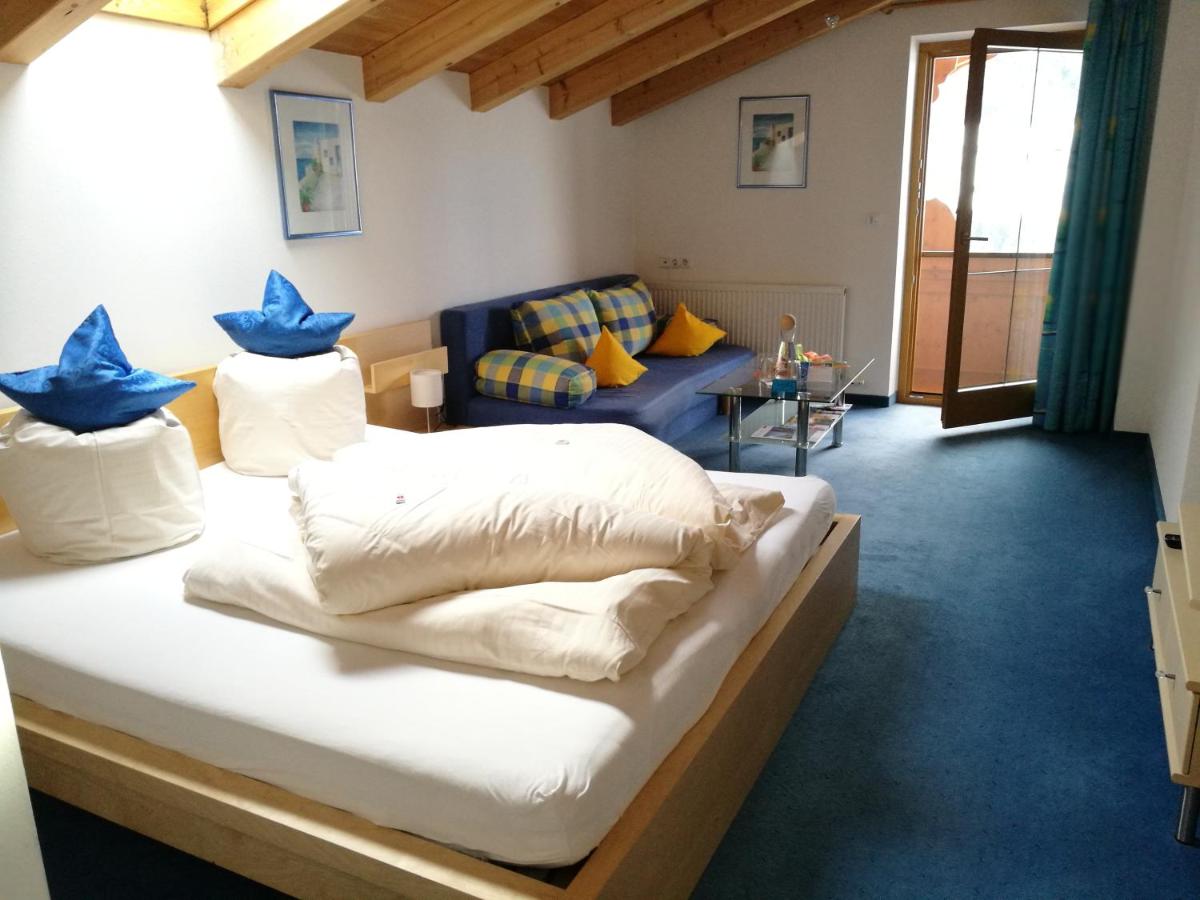 Deluxe Double or Twin Room with Mountain View
