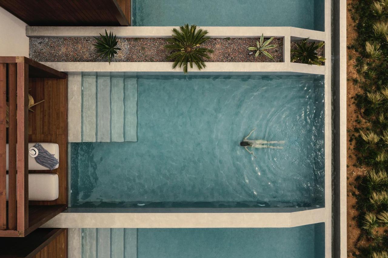 Signature Pool Suite with Outdoor Whirlpool Bath - Seafront