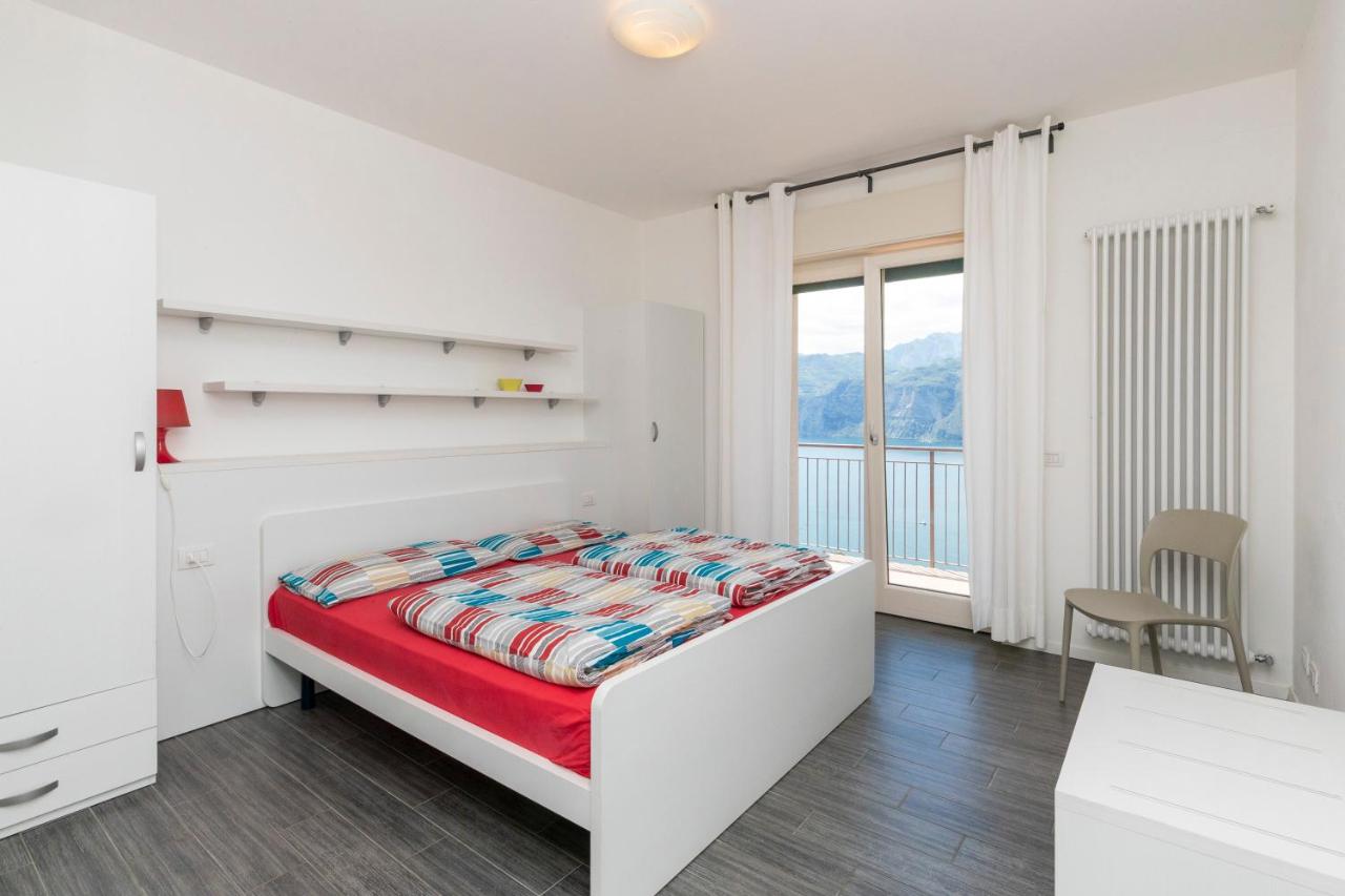 Apartment with Lake View