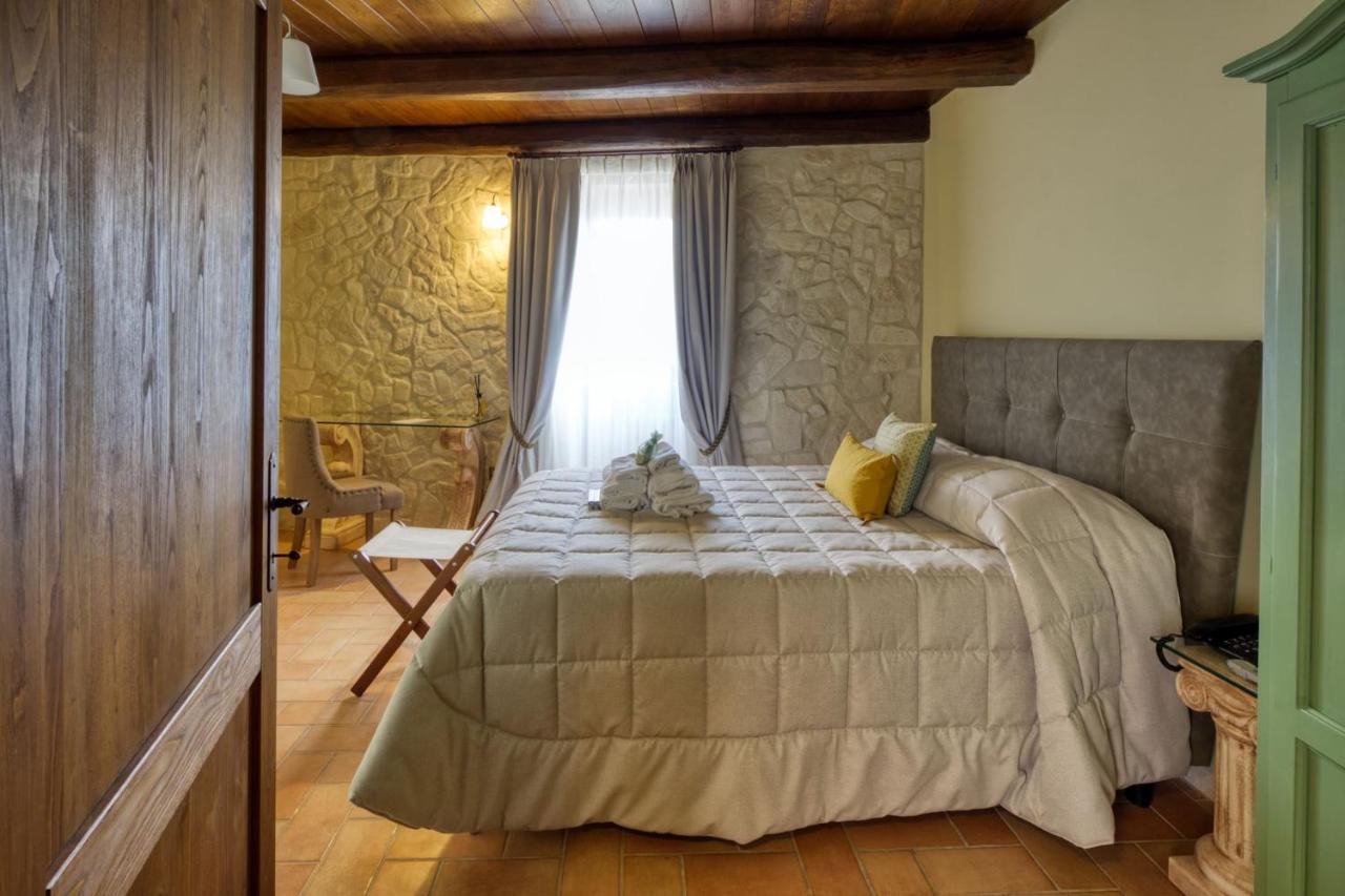 Camera Matrimoniale con Vista Montagna