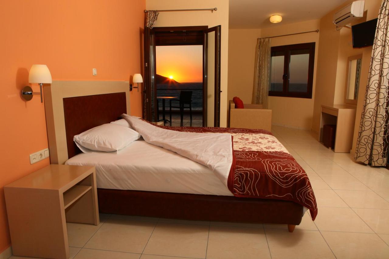 Studio with Sea View (3 Adults)