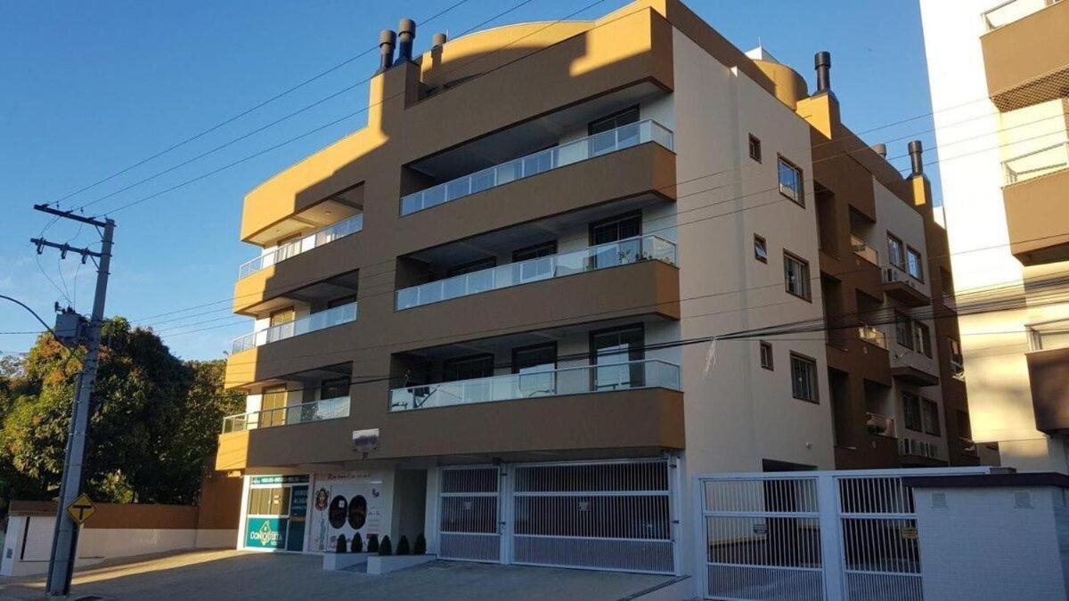 Manchester 106 A · Lindo e novíssimo Apartamento na praia Bombas. - B&B
