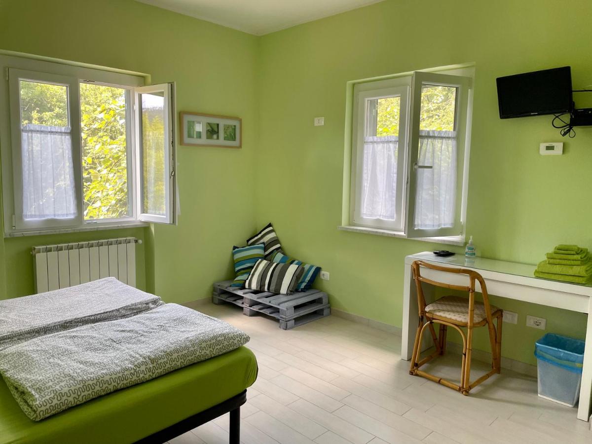 2 Doppelzimmer mit Verbindungstür und Gartenblick