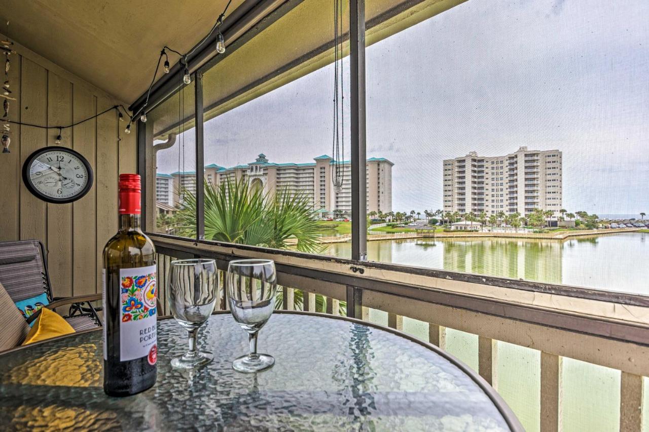 Beachy Lakefront Escape - Walk to the Shore! - B&B Destin