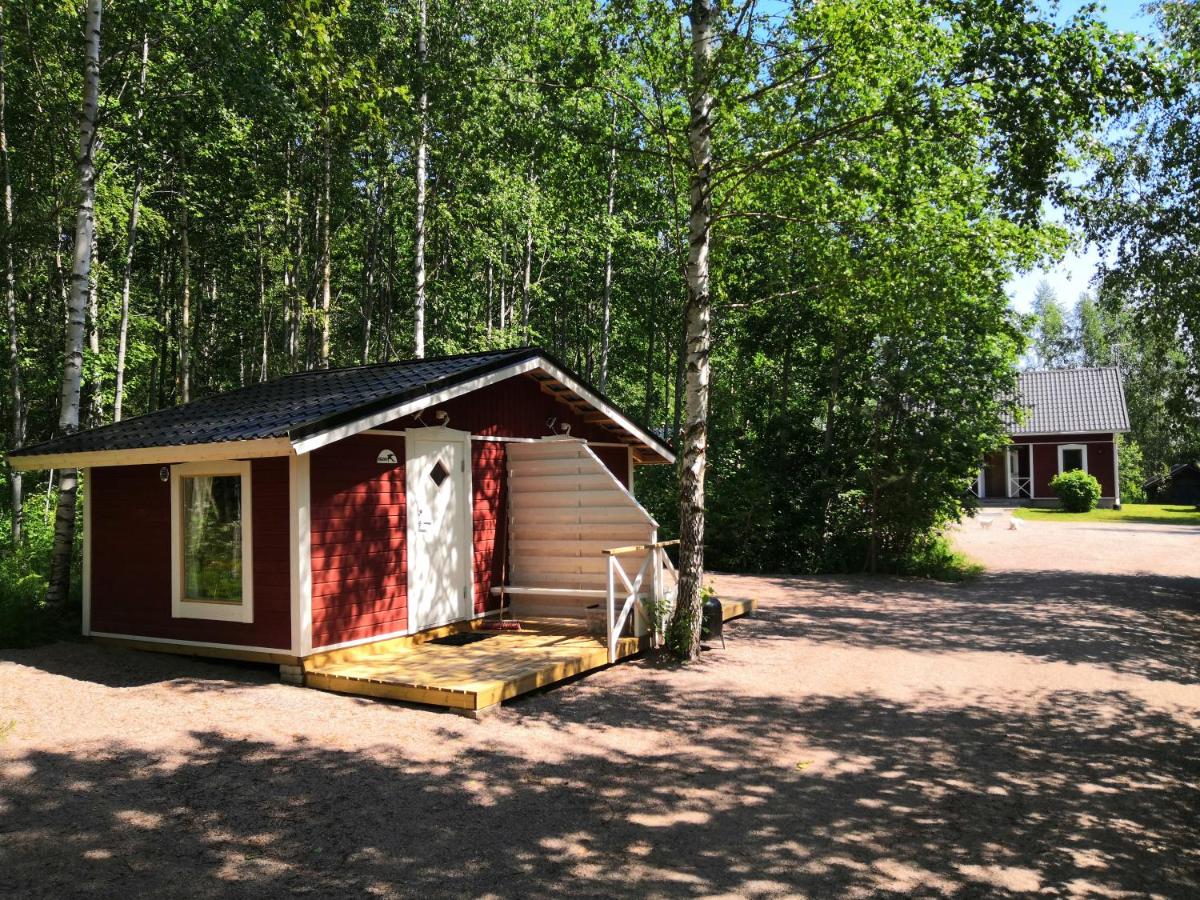 Mäentaustan aitat - Bed and Breakfast