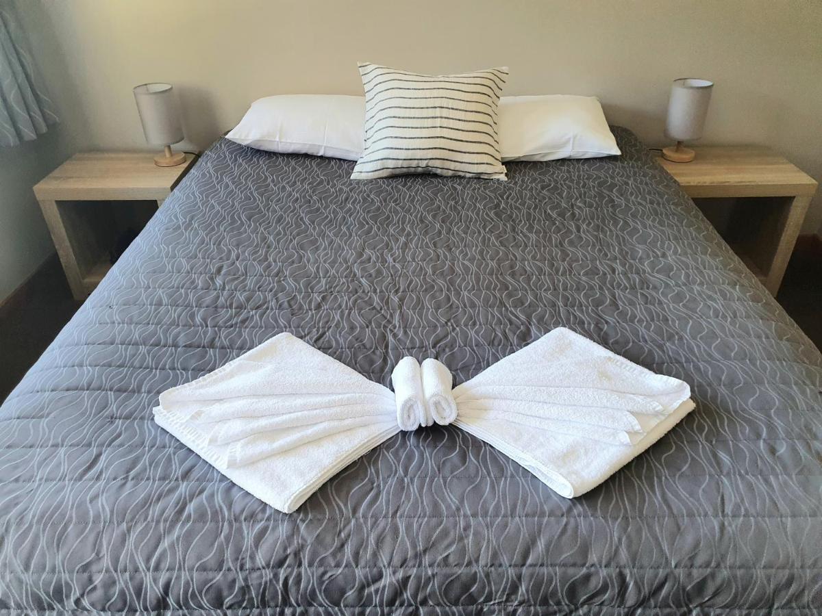 Two-Bedroom Apartment with Sea View(Sleeps 4)