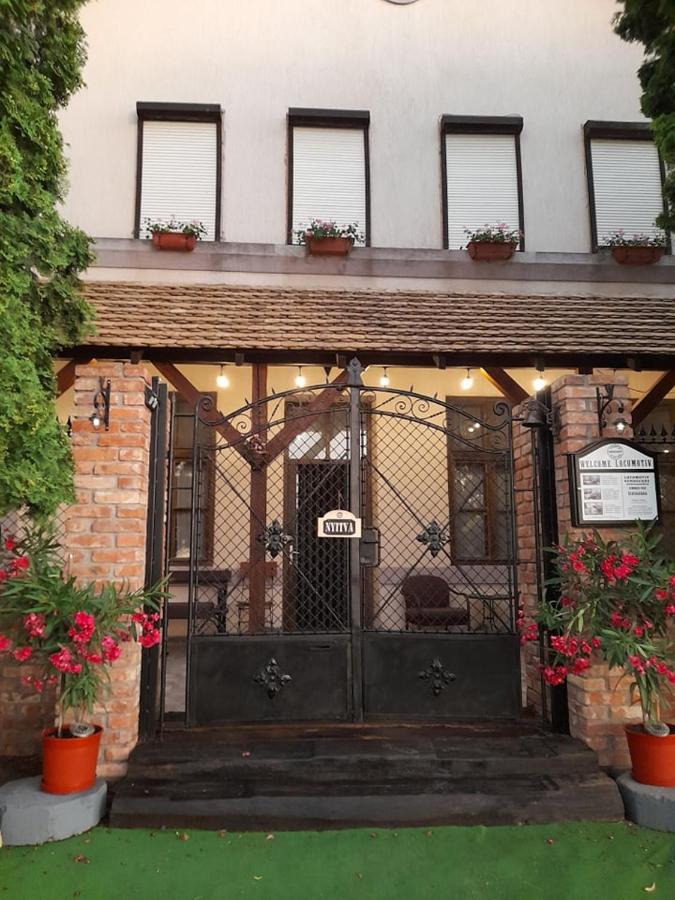 Locomotiv Vendégház - B&B