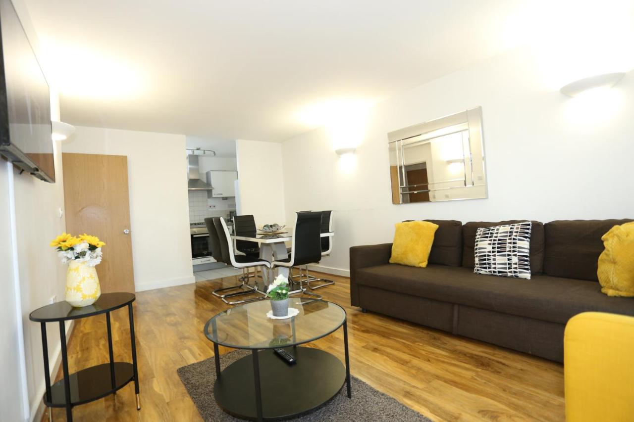 Lovely View 2 beds 2 bath Apartment, London - Ferienwohnung