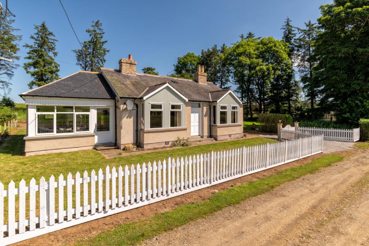 Stunning, Remodelled Cottage, Picturesque Location - B&B Duncanston