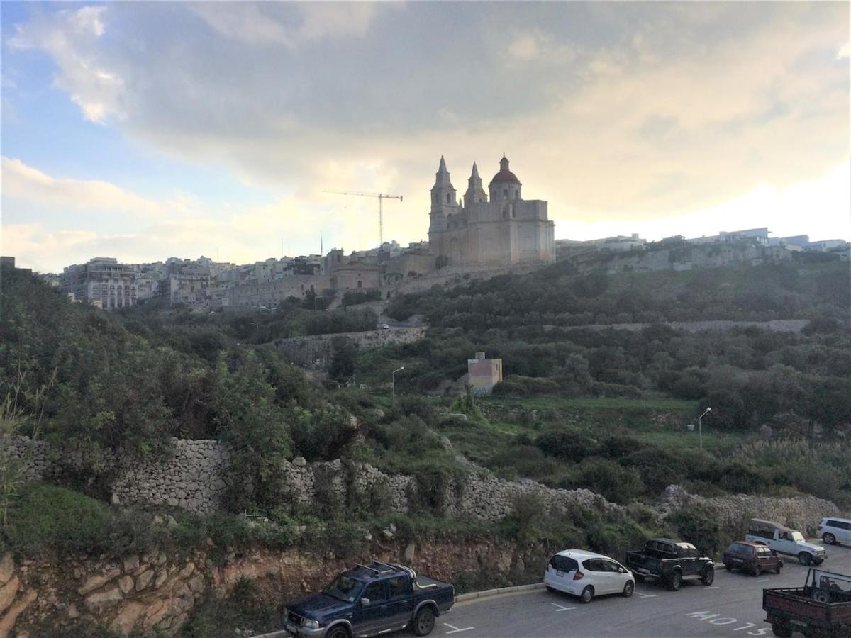 Mellieha Luxury Penthouse with sea & country views - Chambres d’hôtes