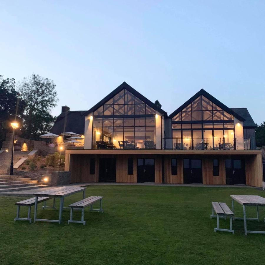 The Old House 1147 - B&B Bridgend