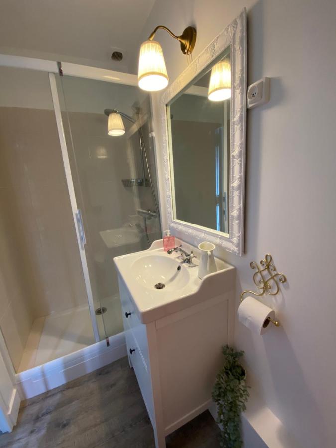 Deluxe Double Room with Shower