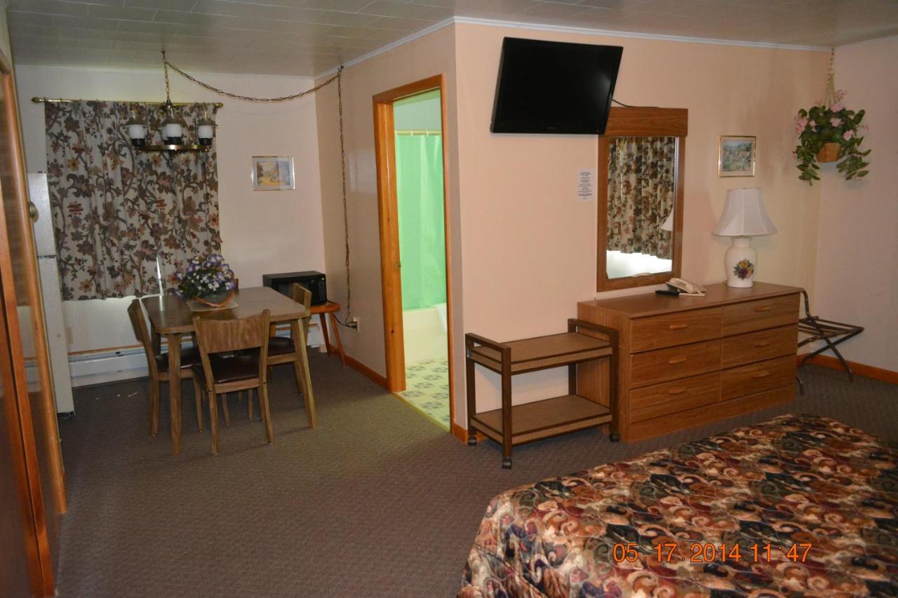 Double Room with Two Double Beds - Non-Smoking