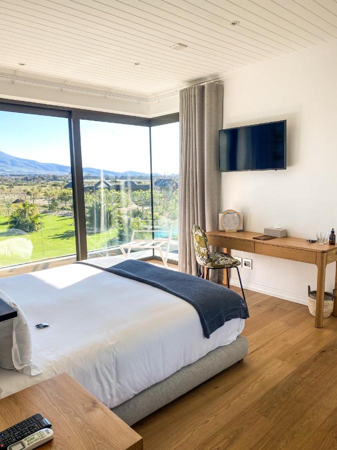 Deluxe Double or Twin Room with Mountain View