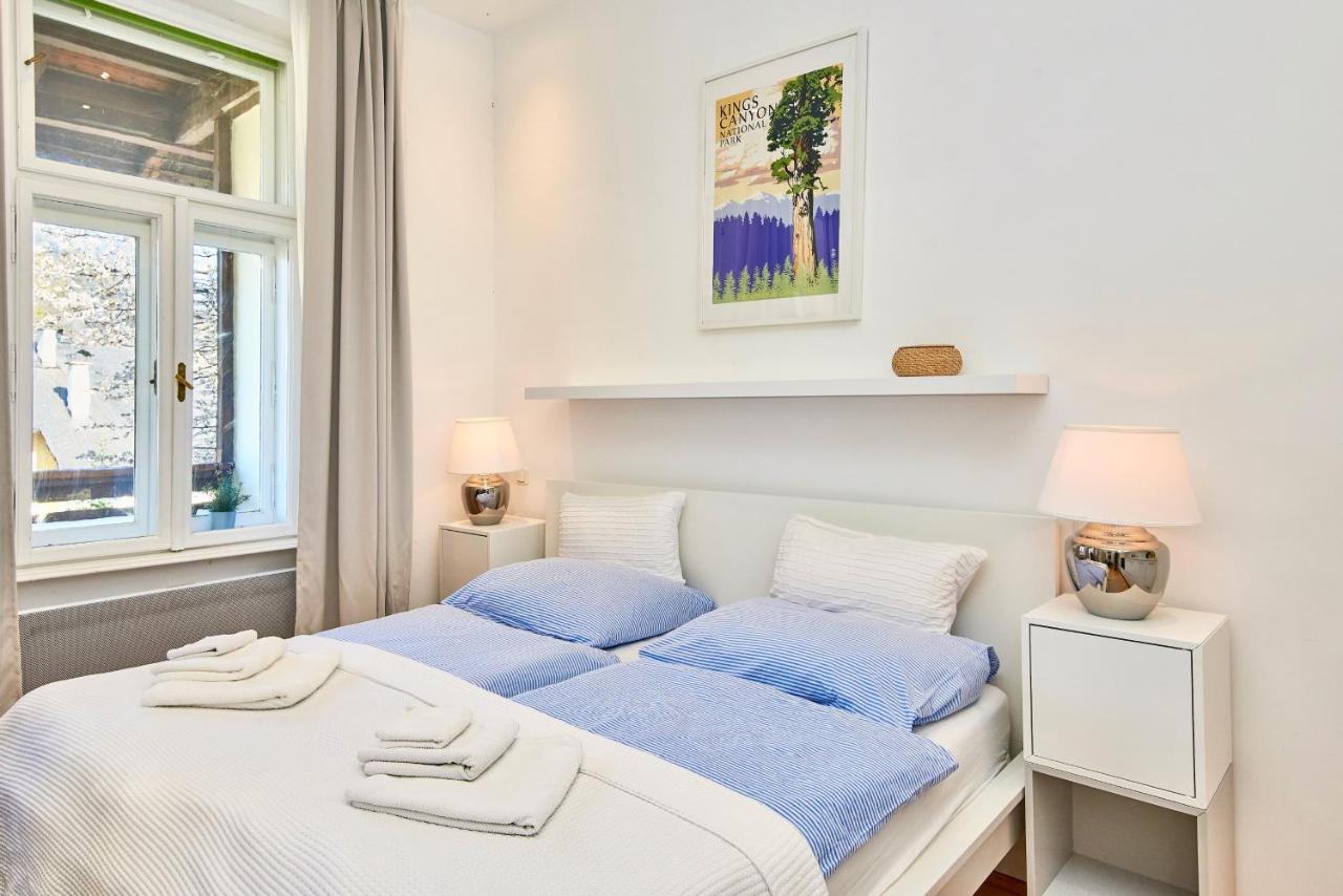 Studio Apartment with Balcony and Rax View - Top 4