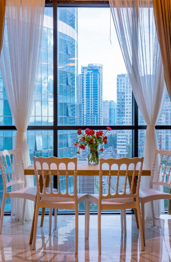 Entire flat with city skyline view - two bedrooms - B&B Batumi