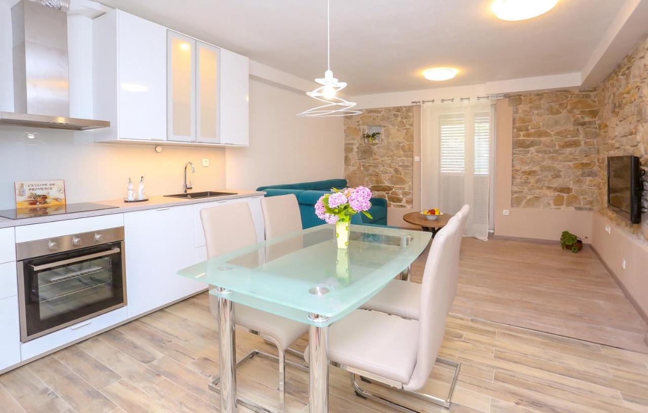 Apartment Dvor - B&B Split