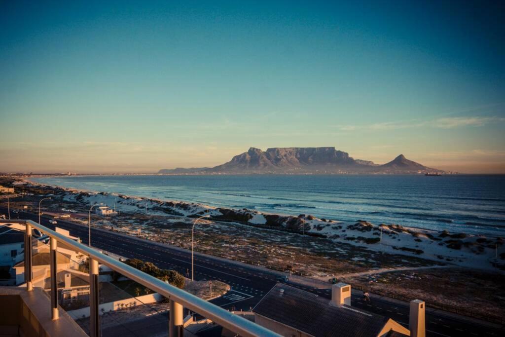 B&B Cape Town - Beachfront apartment with exquisite views - Bed and Breakfast Cape Town