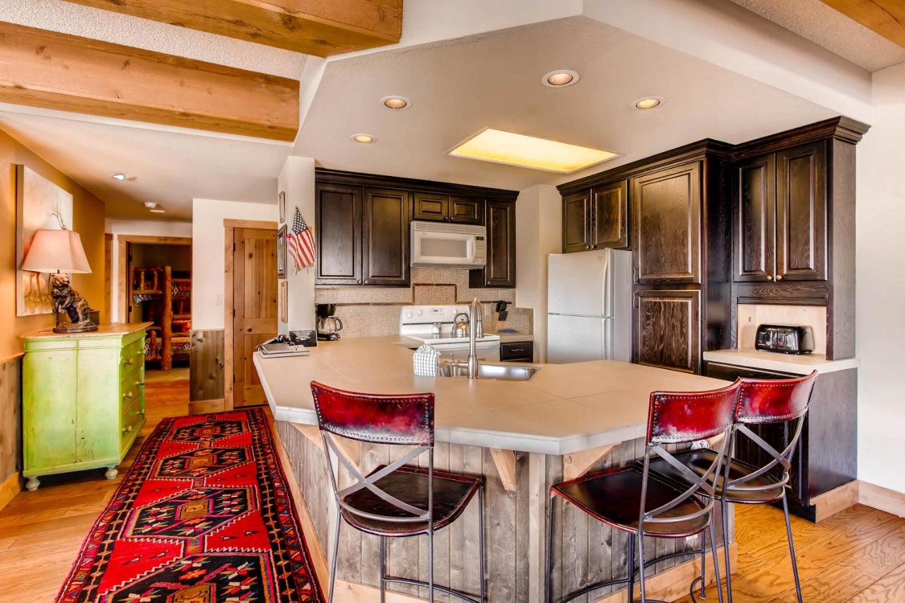 B&B Crested Butte - Updated 2Br Condo With Mountain Views Condo - Bed and Breakfast Crested Butte