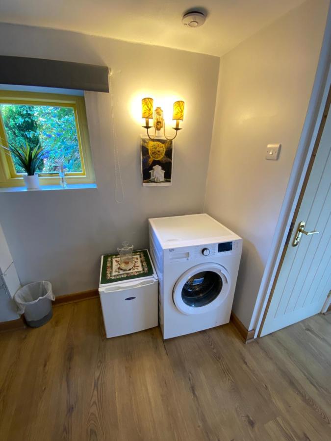 Pet Friendly Dairy Cottage - B&B Solihull