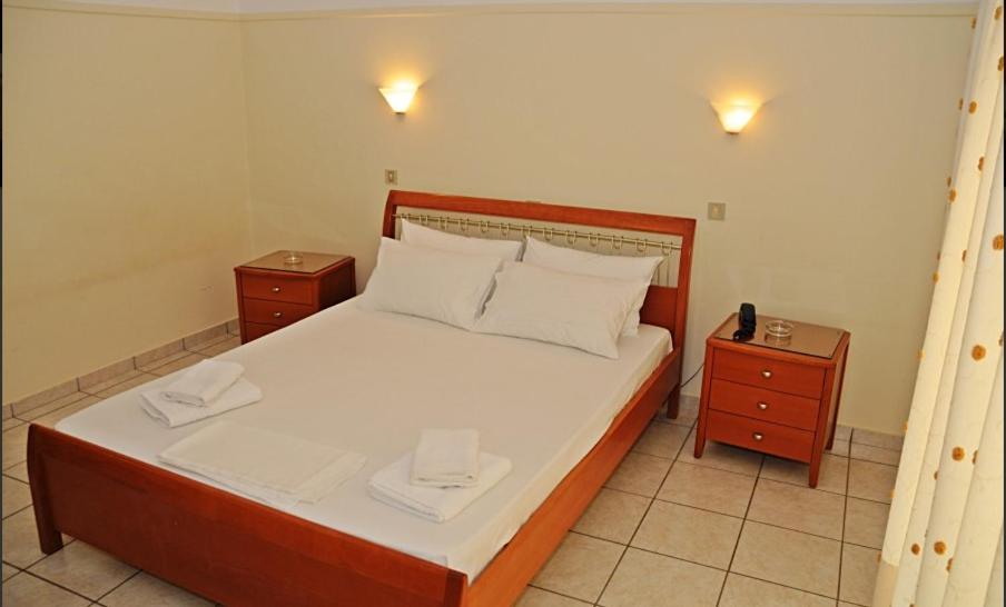Family Room (2 Adults + 2 Children)