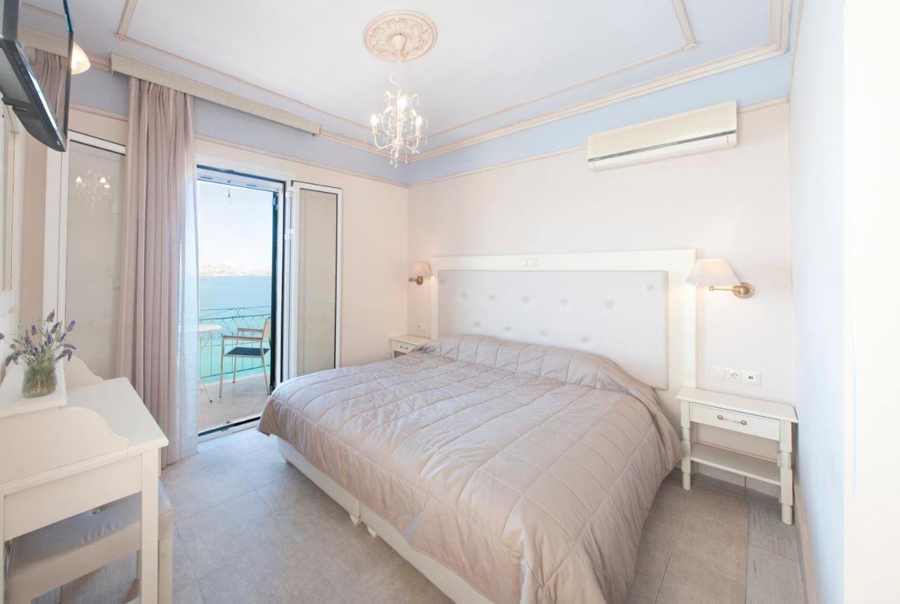 Double or Twin Room with Sea View