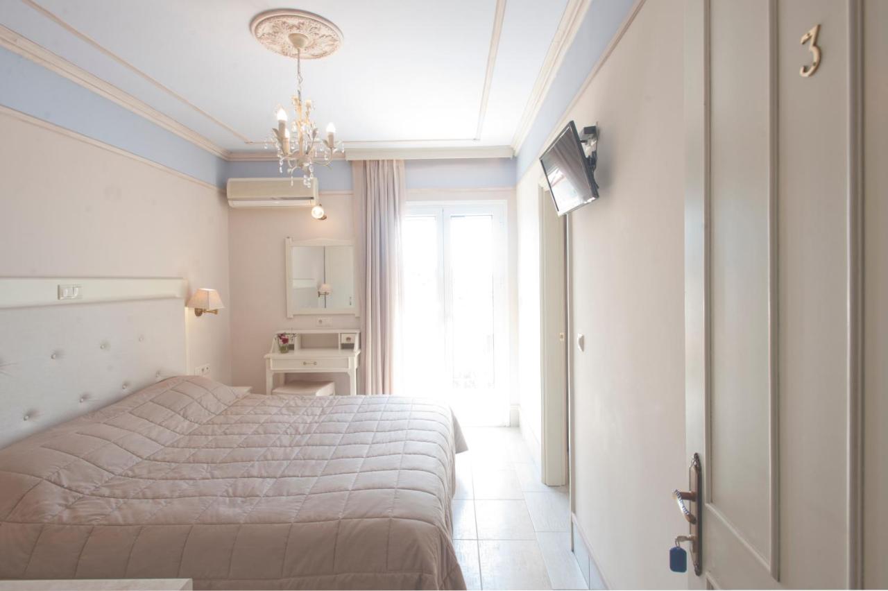 Double or Twin Room with Side Sea View