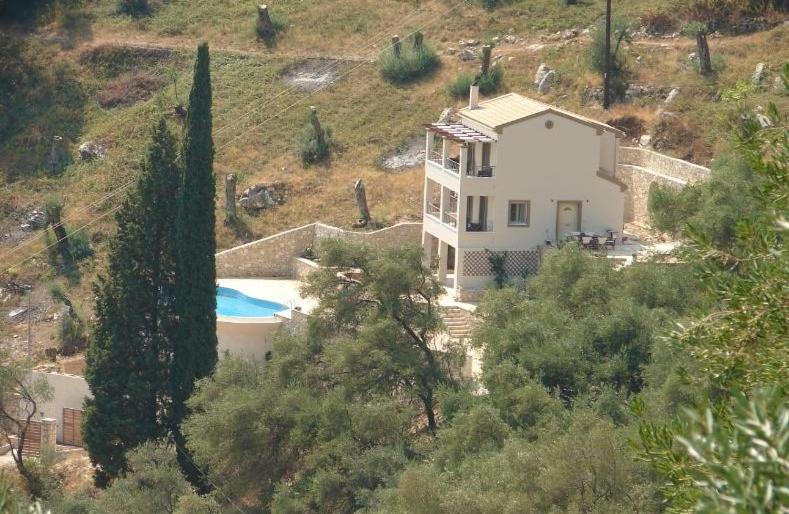 'Villa Elissavet' - Kalami Bay - Family Pool House - Chambres d’hôtes Yimári