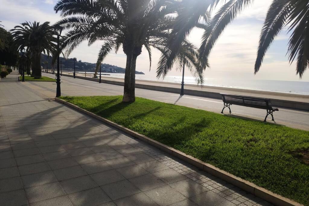 Apartamento recién reformado en primera línea con vistas a la playa de la Almadraba - Ferienwohnung