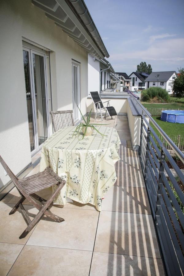 Wunderschöne, helle 3-Zi-Whg mit großem Balkon - B&B Friedrichshafen