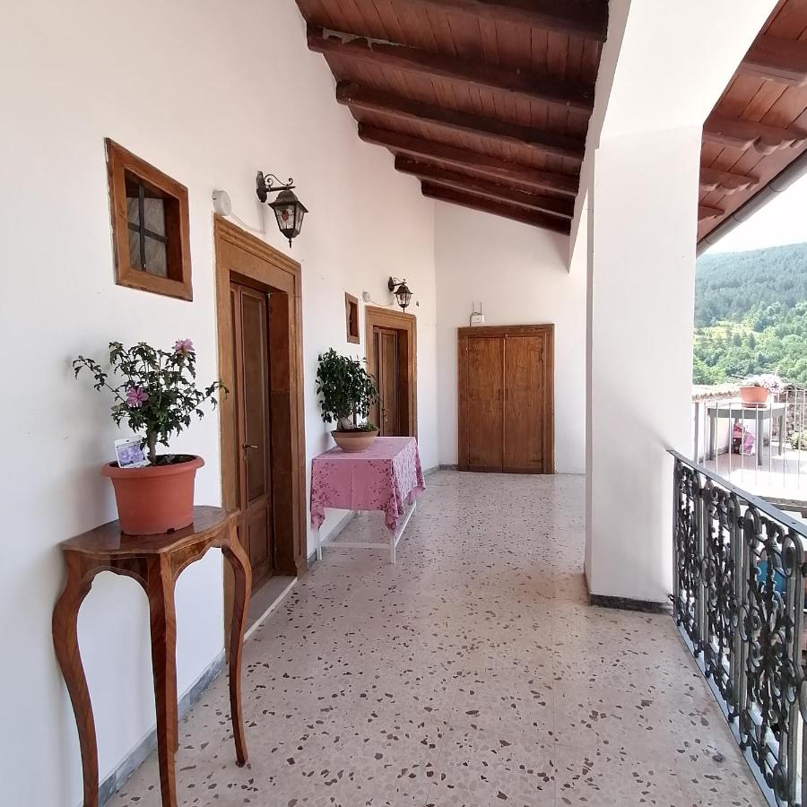 B&B Assergi - Piazzetta Del Forno - Monolocale - Bed and Breakfast Assergi