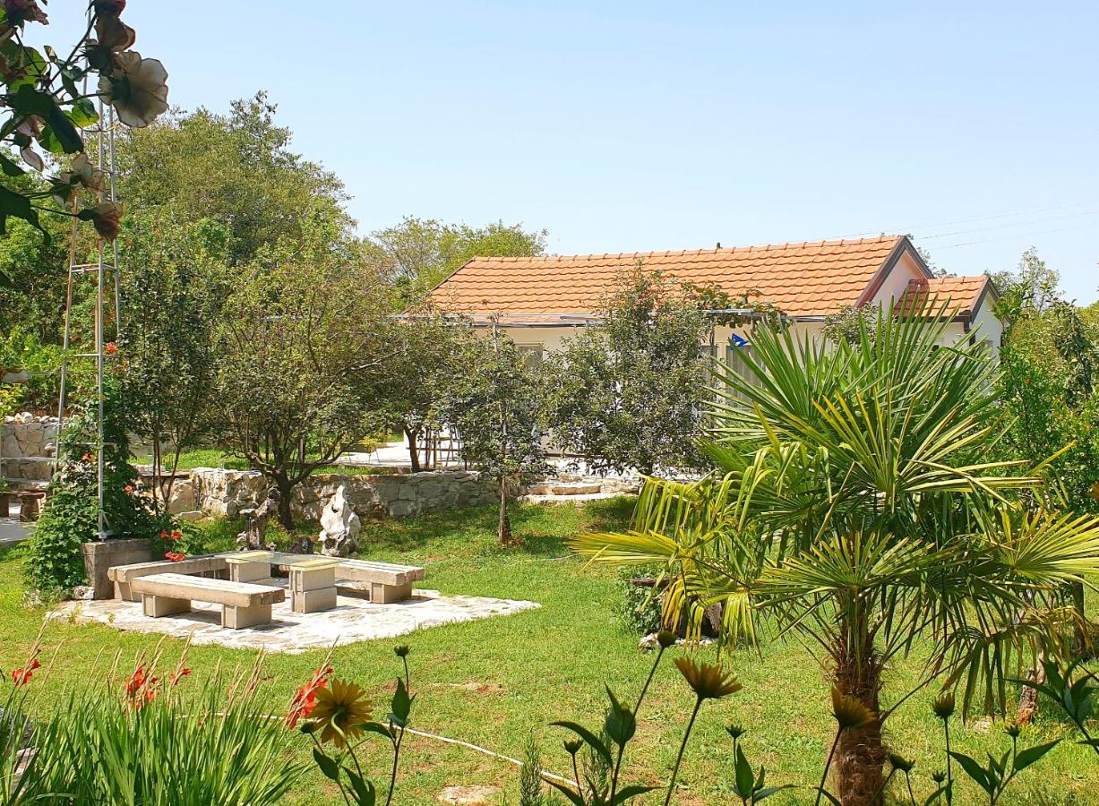 B&B Trebinje - Apartments Minex - Bed and Breakfast Trebinje