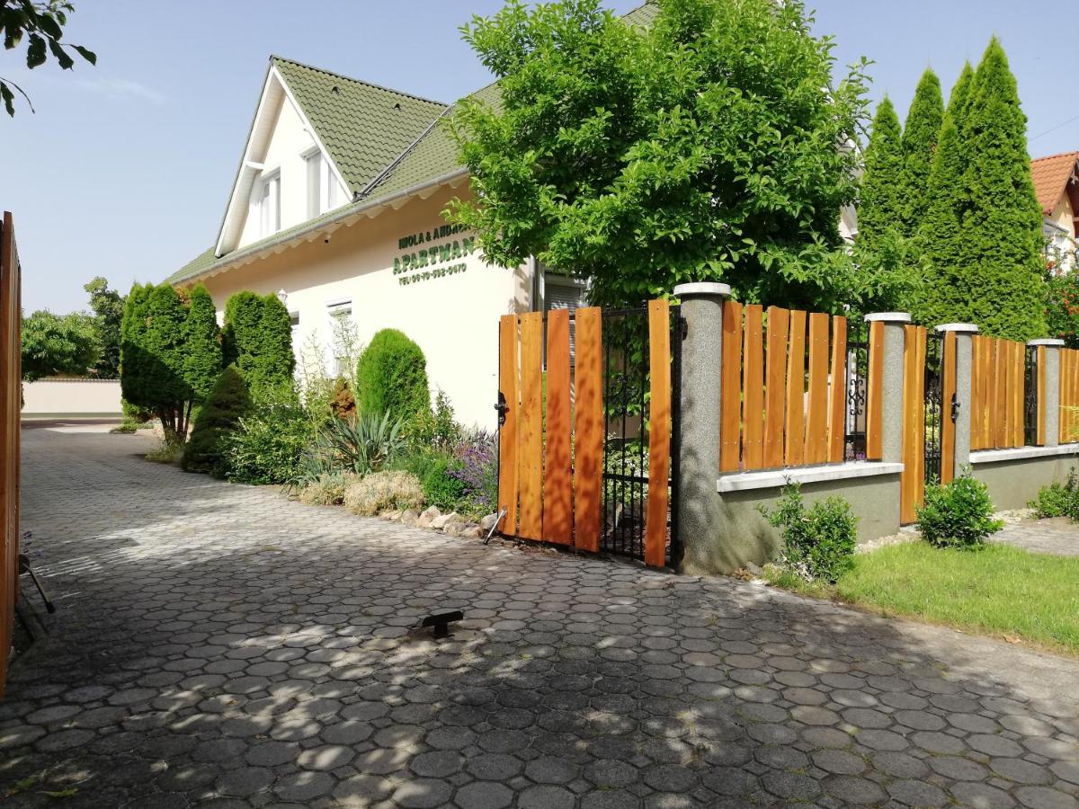 B&B Hajduszoboszlo - Imola És Andrea Apartmanház - Bed and Breakfast Hajduszoboszlo