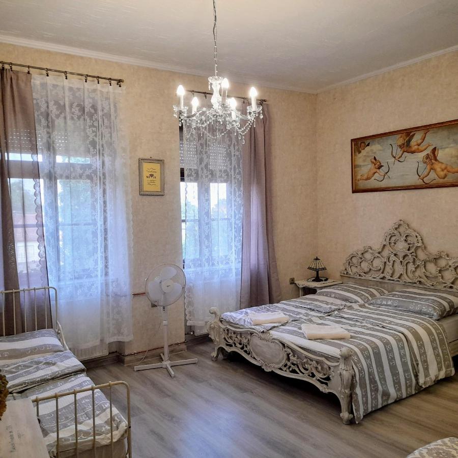 Triple Room with Private Bathroom