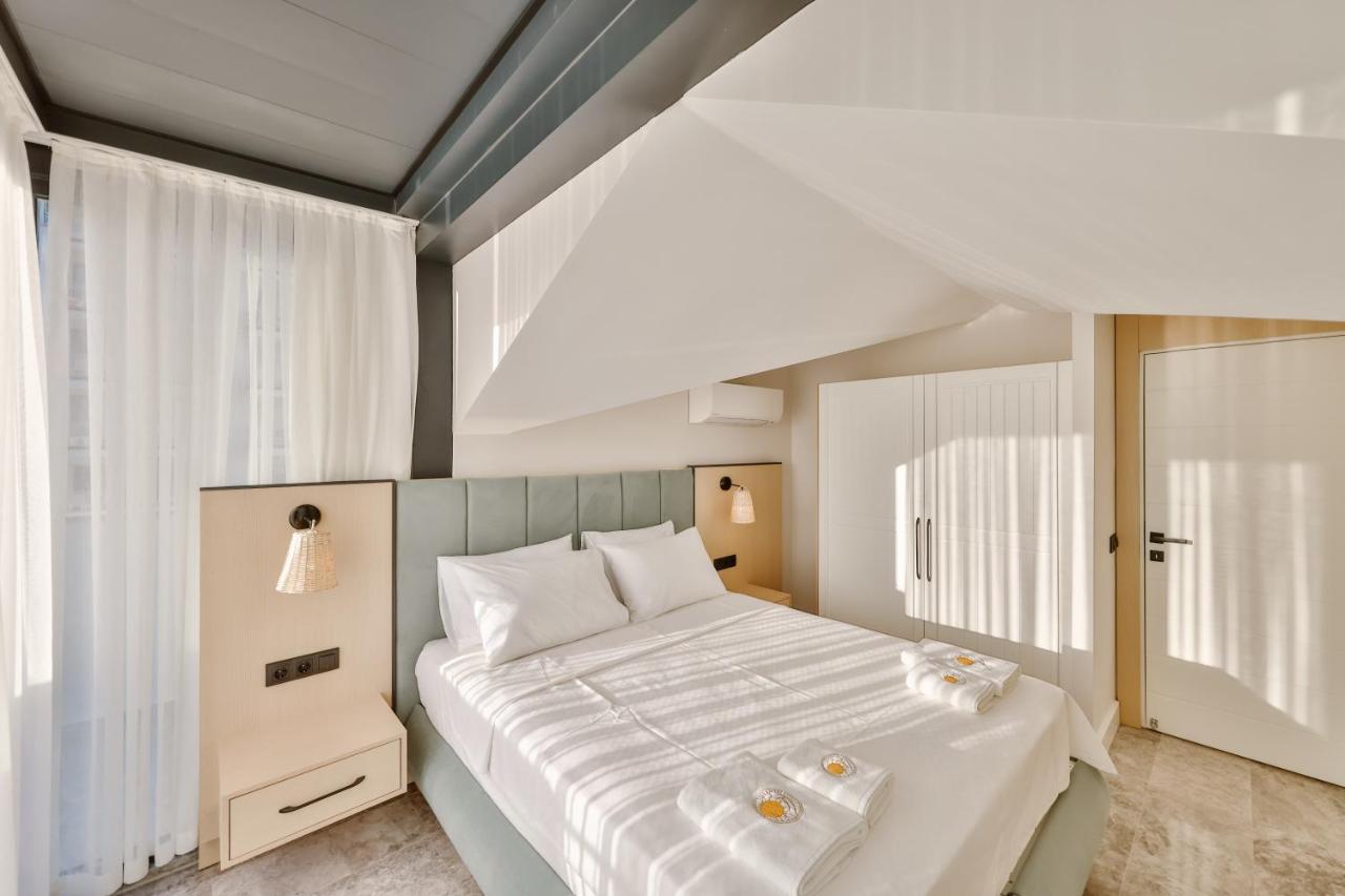 Deluxe Suite with Sea View