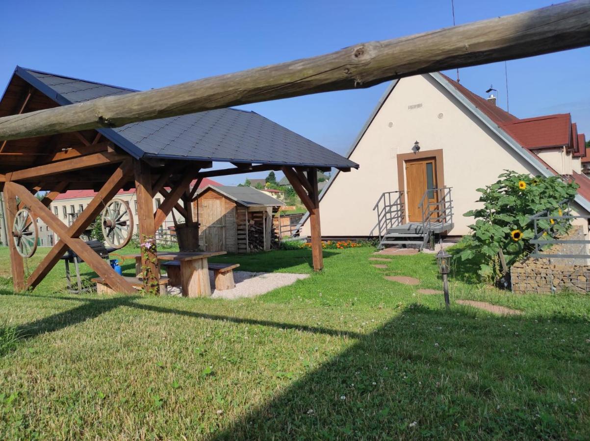 Apartmán na statku Červený Kostelec - B&B