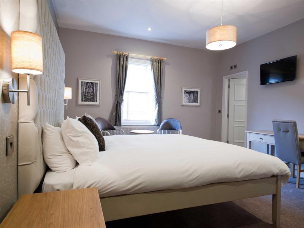 Standard King Room