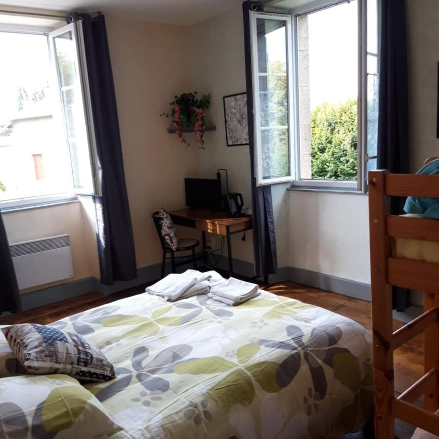 B&B Condat-sur-Ganaveix - Chambres d'hotes Condat - Bed and Breakfast Condat-sur-Ganaveix