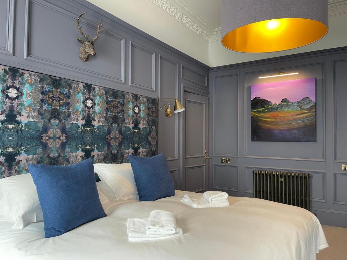 Zimmer mit Kingsize-Bett