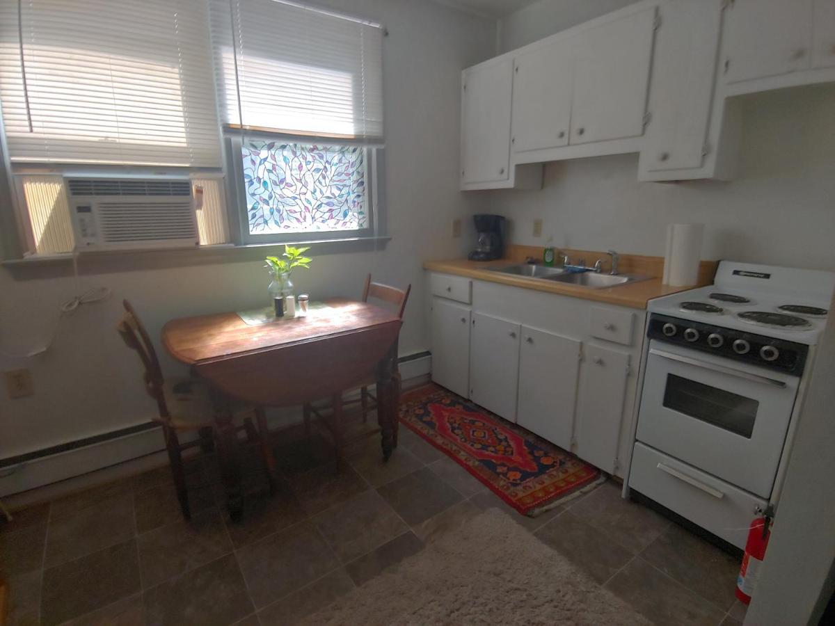 Va Beach Zen tree house style studio F - B&B