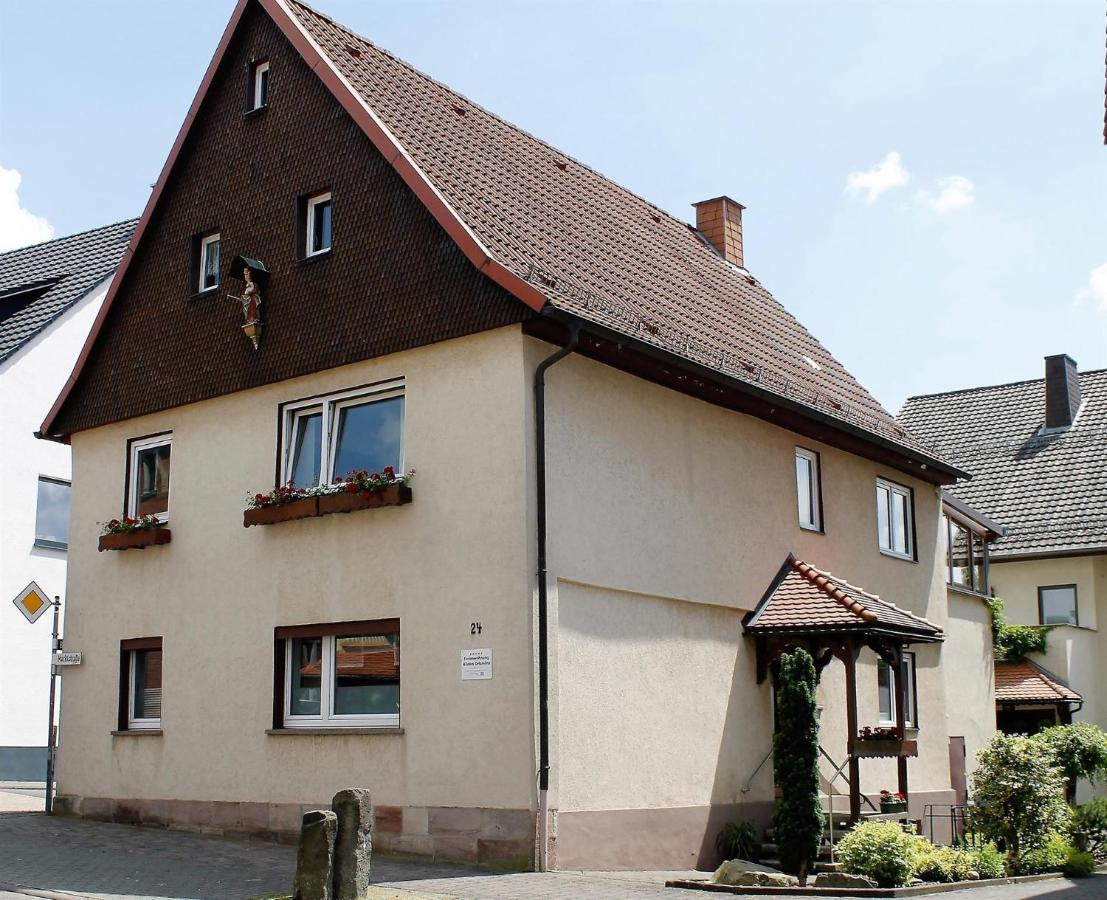 B&B Hilders - Ferienwohnung Ortsmitte - Bed and Breakfast Hilders