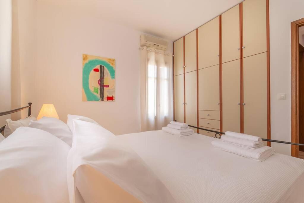 Seaview Stylish Flat in Andros - walk to beach - Ferienwohnung Andros